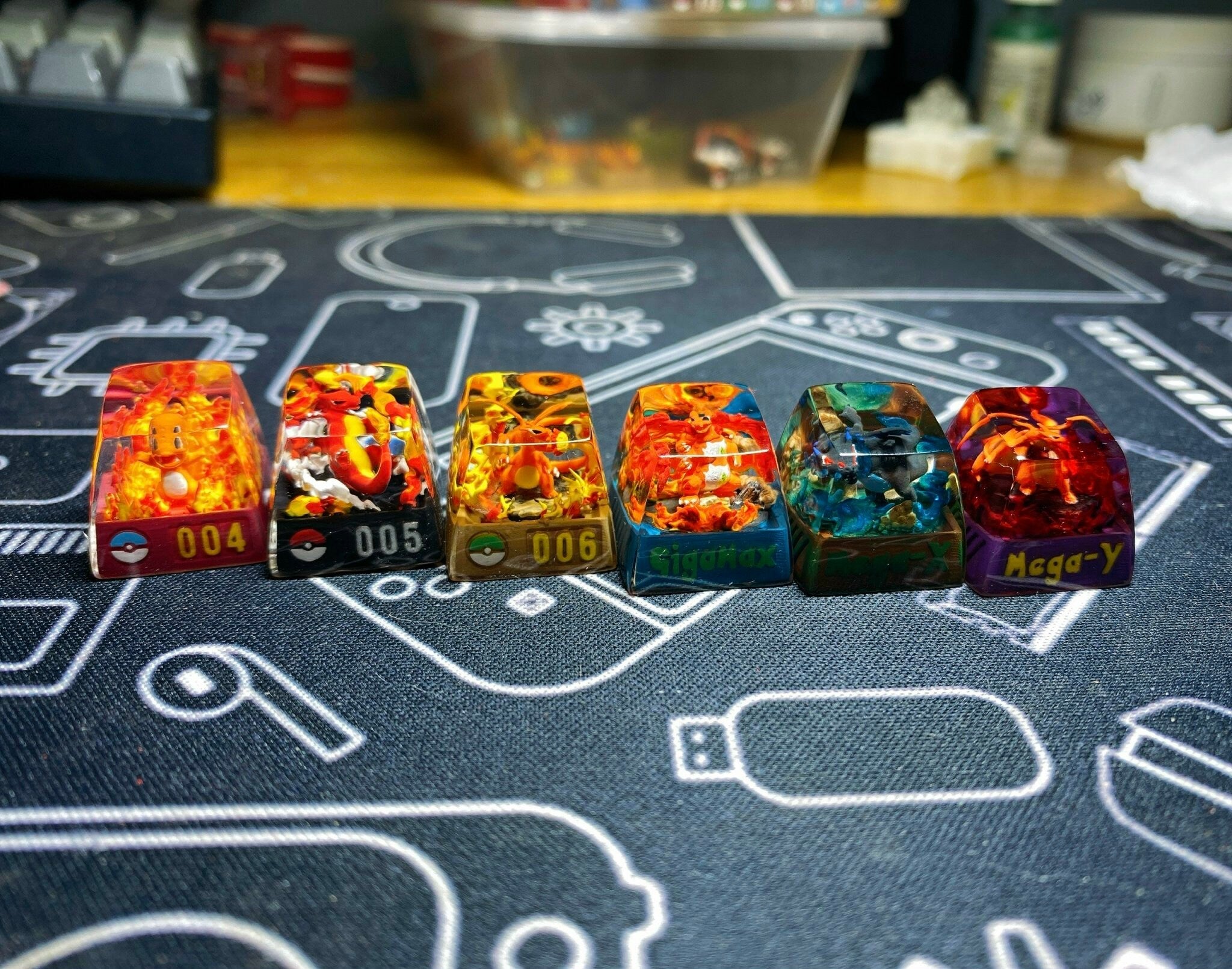 C.hari.za.rd Mega X keycap, Custom po.kem.on keycap, handmade keycaps, Artisan keycap, Cherry mx keycaps, Mechanical Gaming,G