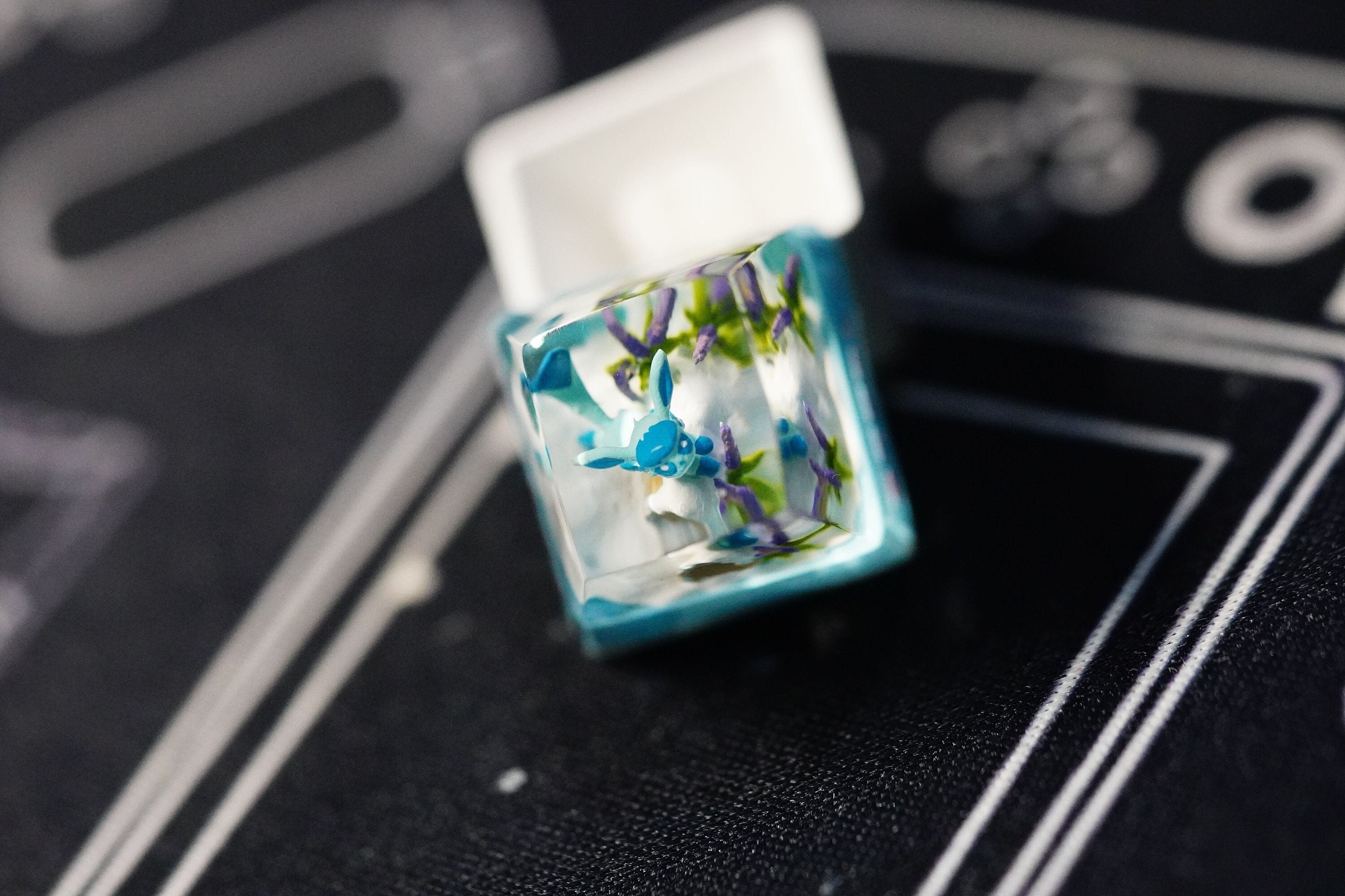 Gl.a.ce.on keycap, Custom po.ke.mon keycap, Keycap, Keycaps, Artisan keycap, Cherry mx keycaps, Mechanical Gaming Keyboard, G