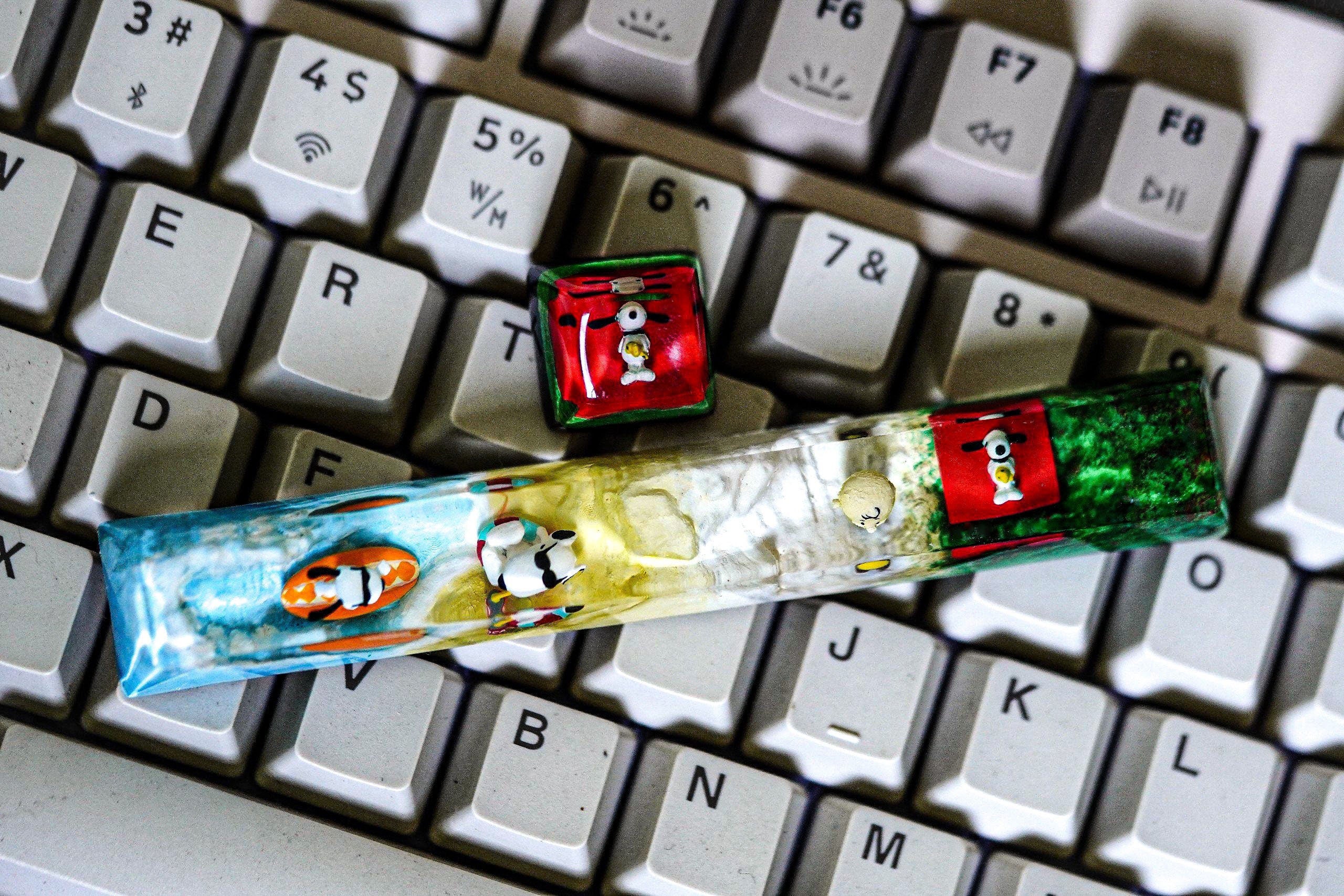 S.no.op.y spacebar 6.25U, Custom keycap, Keycaps, Artisan keycap, Artisan spacebar, Mechanical Gaming Keyboard, Gift for him