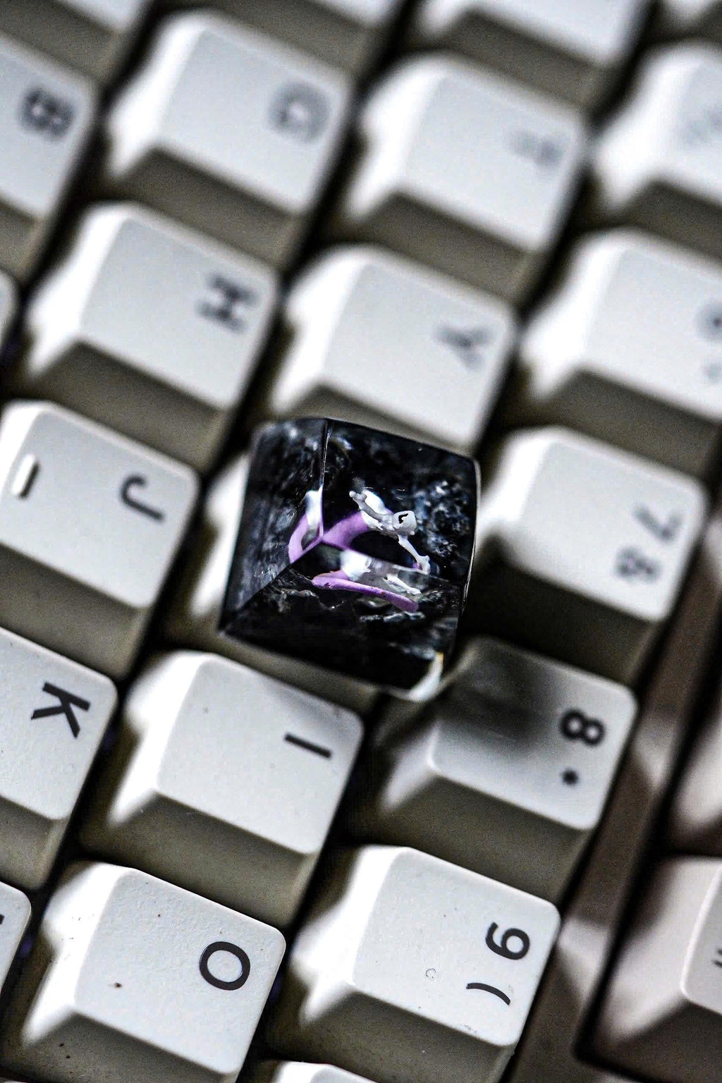 Custom your keycap, Gift, Resin keycap, Keycaps, Artisan keycap, Cherry mx, Mechanical Keyboard, numpad keycaps, m.ew.two, Ze