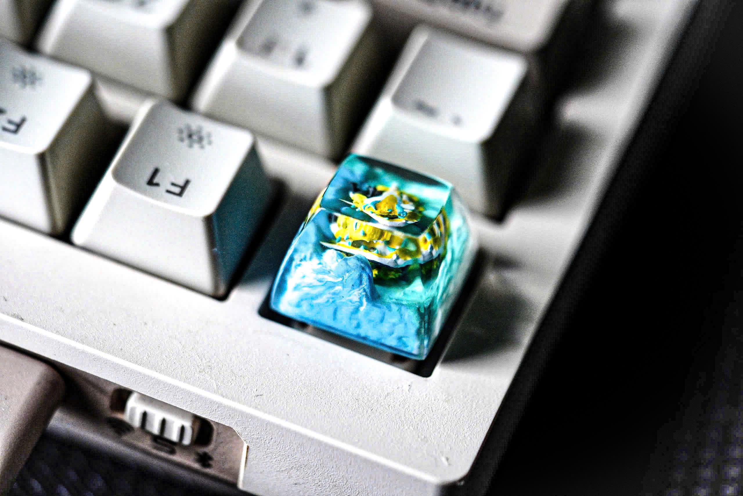 Ze.l.d.a keycap, light keycap, dragon keycap, keycaps for anime, artisan keycap