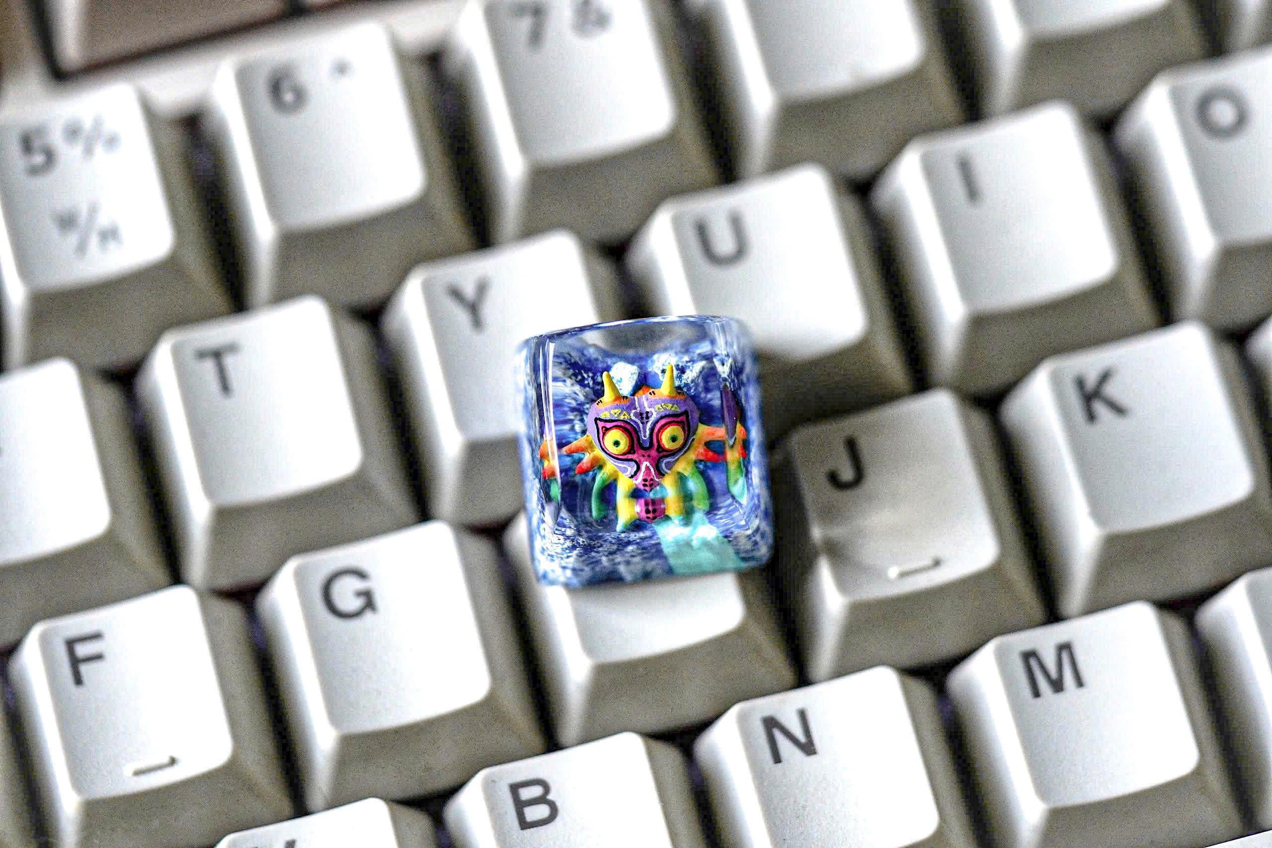 Zel.da Shield Le.gend of Zel.da keycap, Ma.jo.ra Mask resin artisan keycap, Anime Keycap, Gaming decor, Gamings keycap, Chris