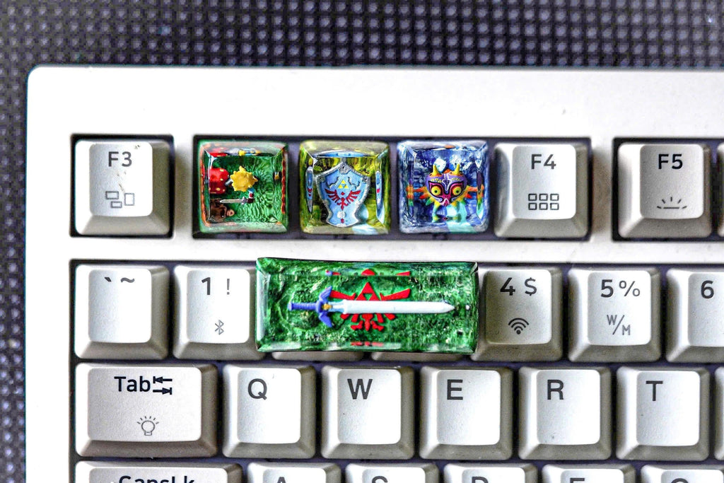 Zel.da Shield Le.gend of Zel.da keycap, Ma.jo.ra Mask resin artisan keycap, Anime Keycap, Gaming decor, Gamings keycap, Chris