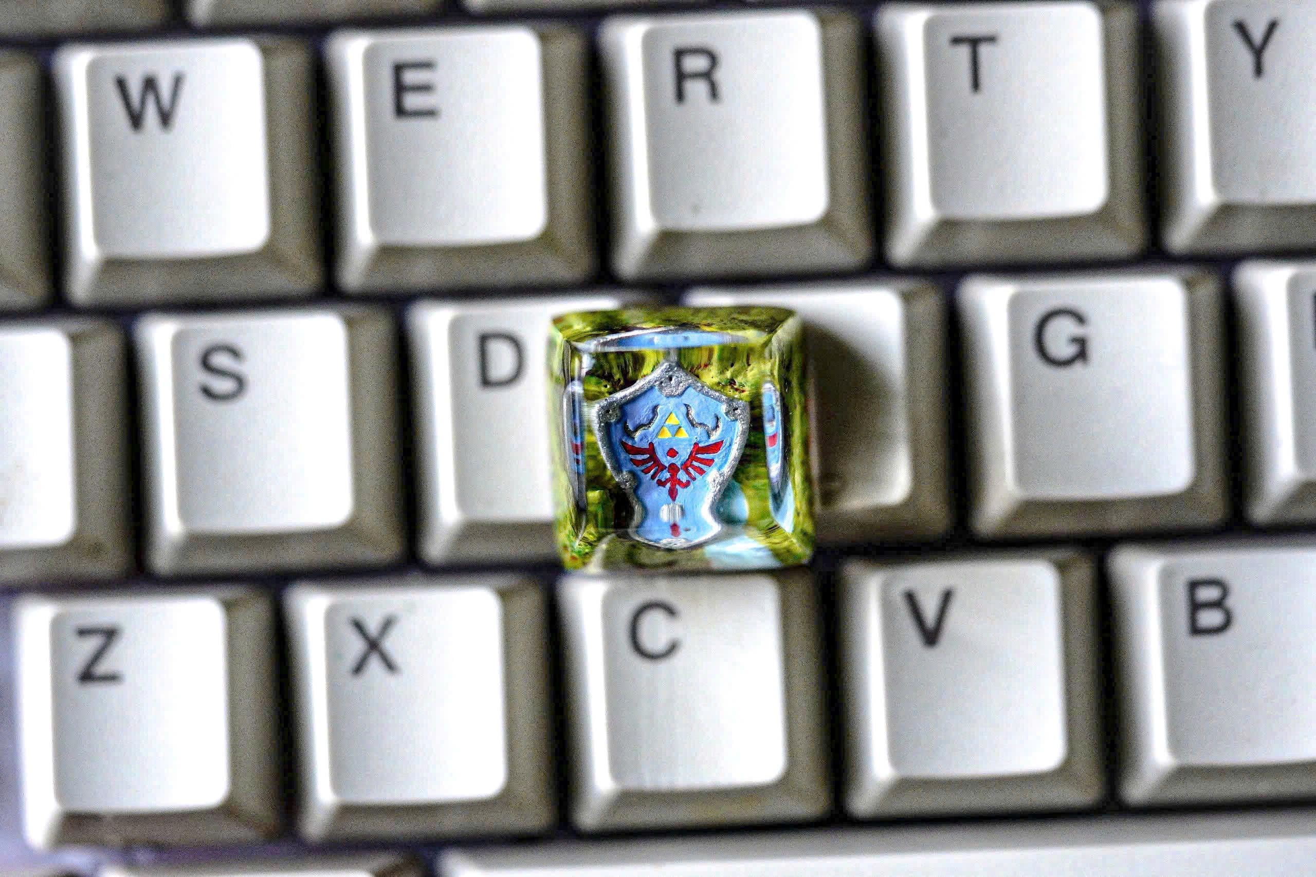 Zel.da Shield Le.gend of Zel.da keycap, Ma.jo.ra Mask resin artisan keycap, Anime Keycap, Gaming decor, Gamings keycap, Chris
