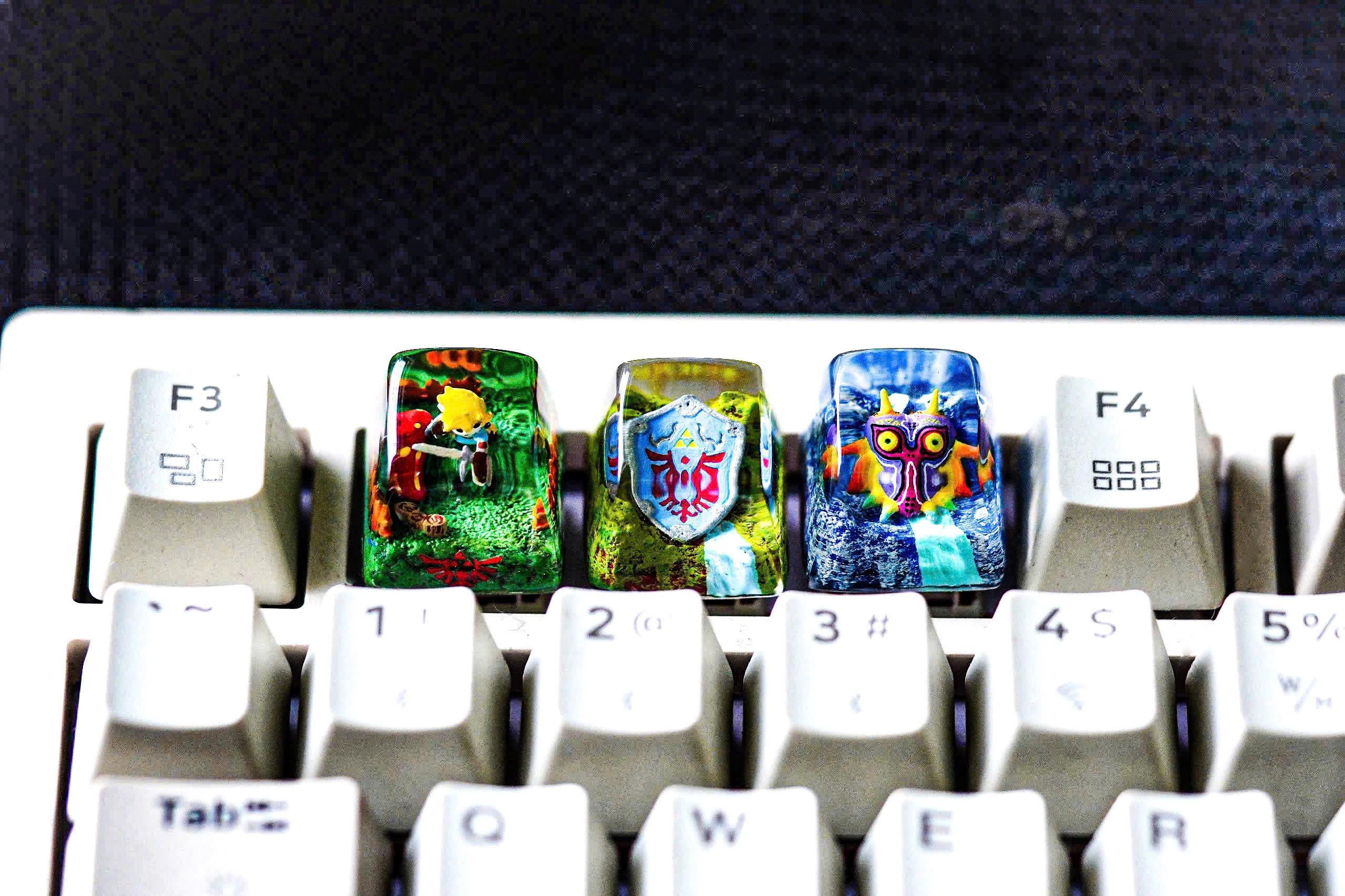 Zel.da Shield Le.gend of Zel.da keycap, Ma.jo.ra Mask resin artisan keycap, Anime Keycap, Gaming decor, Gamings keycap, Chris