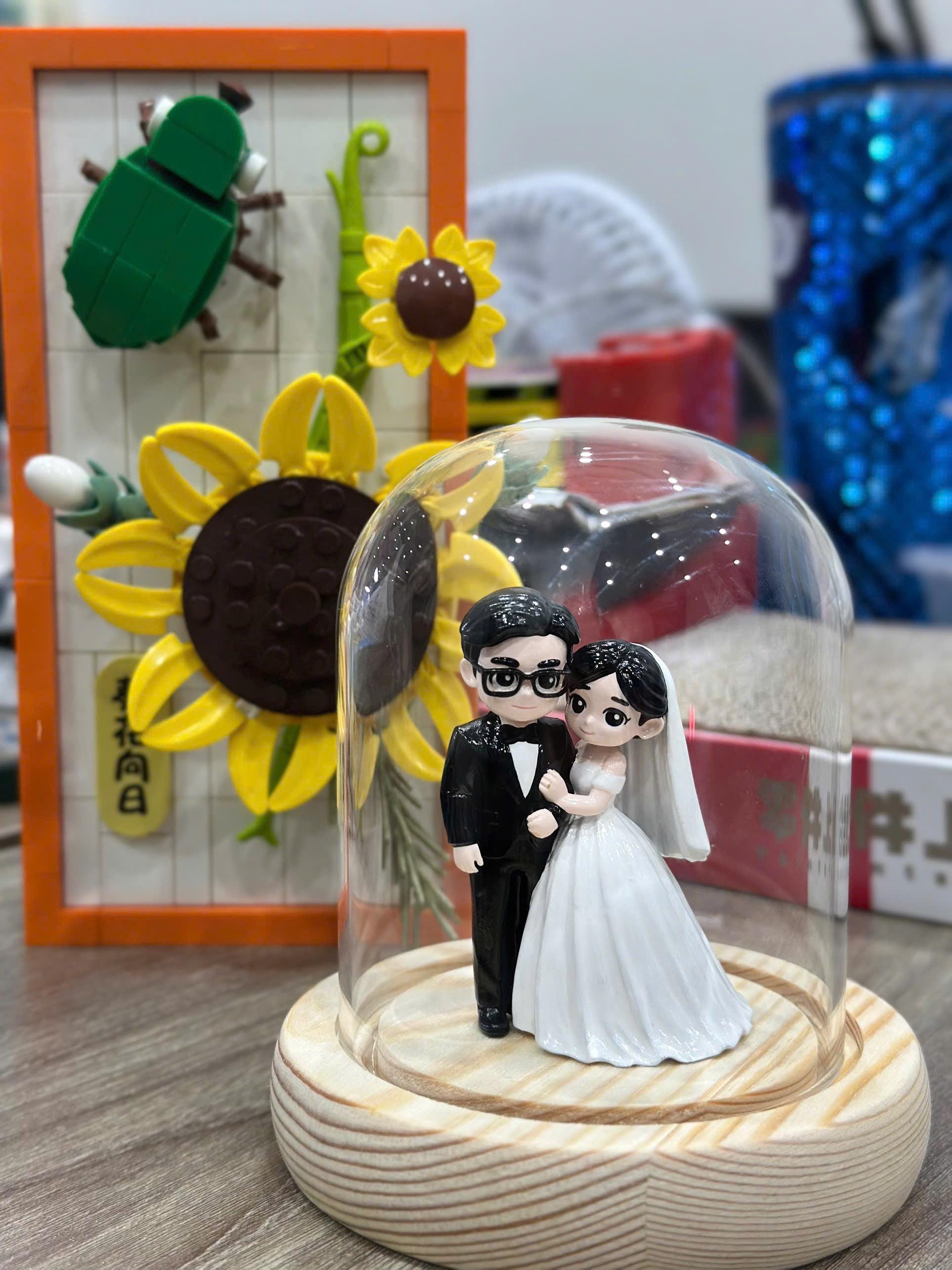 Personalized Wedding Cake Topper, Cute Bride & Groom Figurine, Custom Couple Mini Statue, Anniversary Gift, Wedding Keepsake